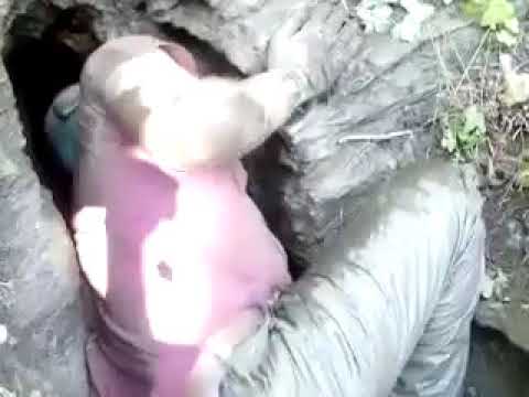 Extraction of a big Quartz specimen, Zederhaus valley / Austria (3)