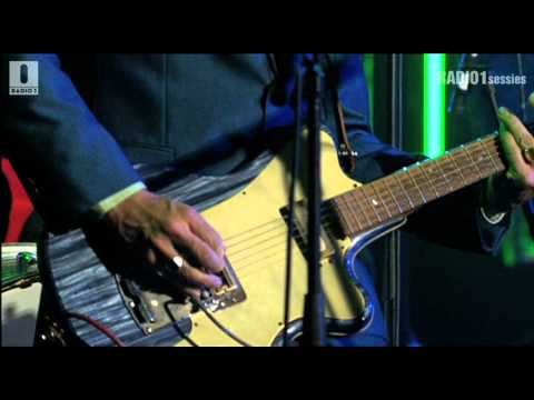 Adamo & Triggerfinger - 'En blue jeans et blouson de cuir' // Radio 1 Sessies