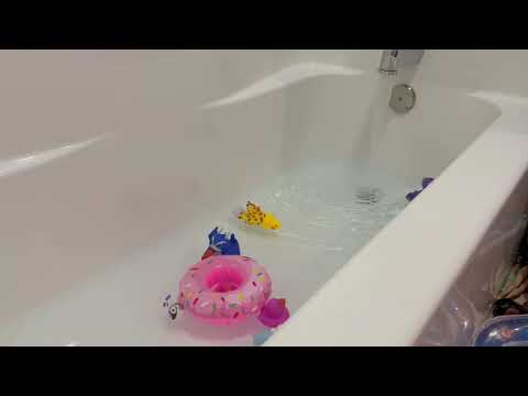 3 Hours Bathtub Running- Soothing Water Sounds for Sleep - So Many DUCKS!