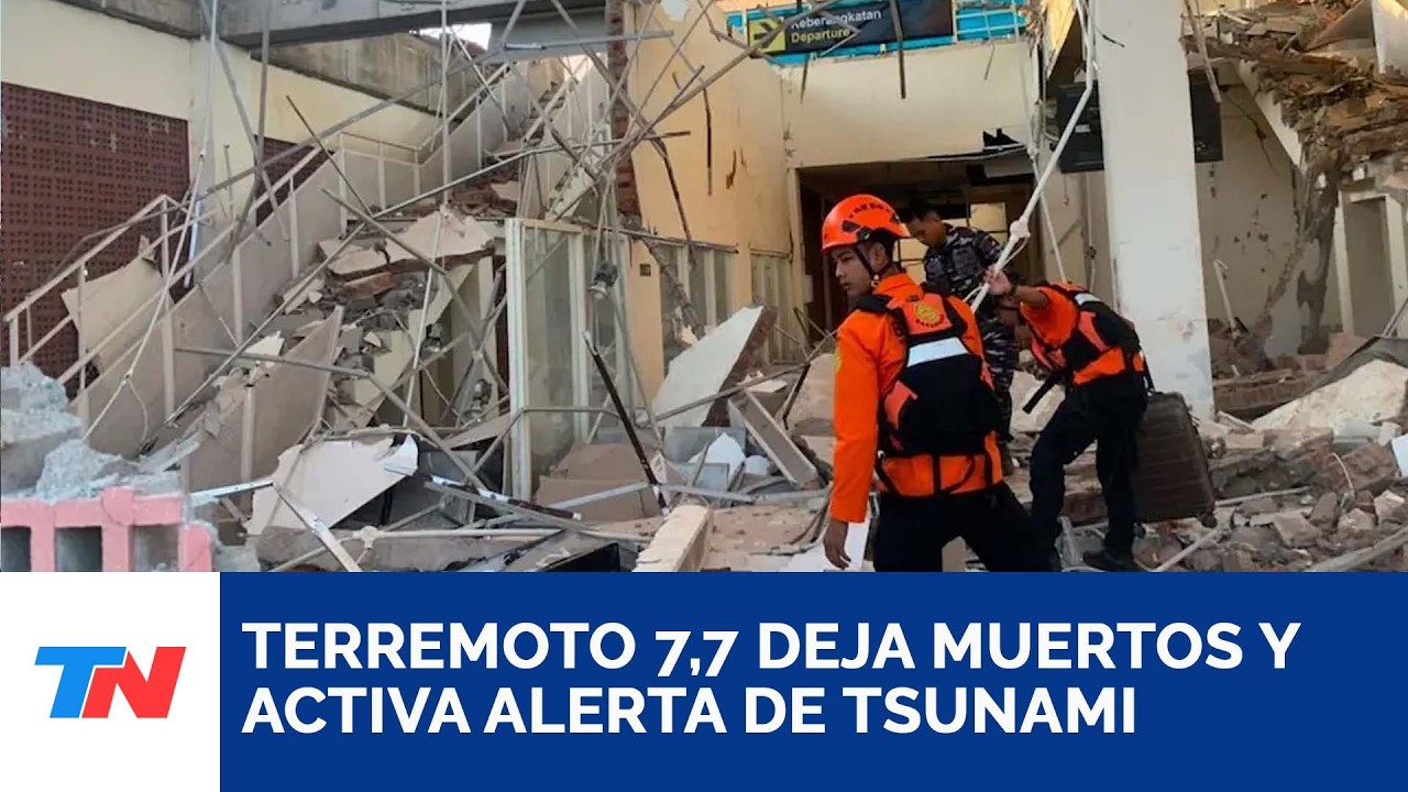 Potente terremoto de magnitud 7,7 deja muertos y activa alerta de tsunami