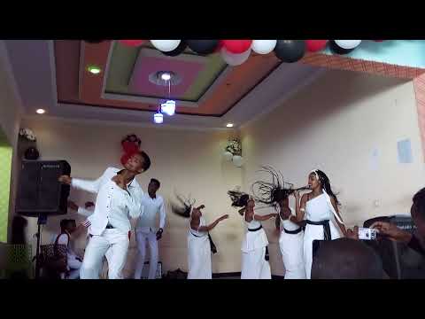 iromooshinii Bayisaa Fayyisaa waliin ta'udhaan