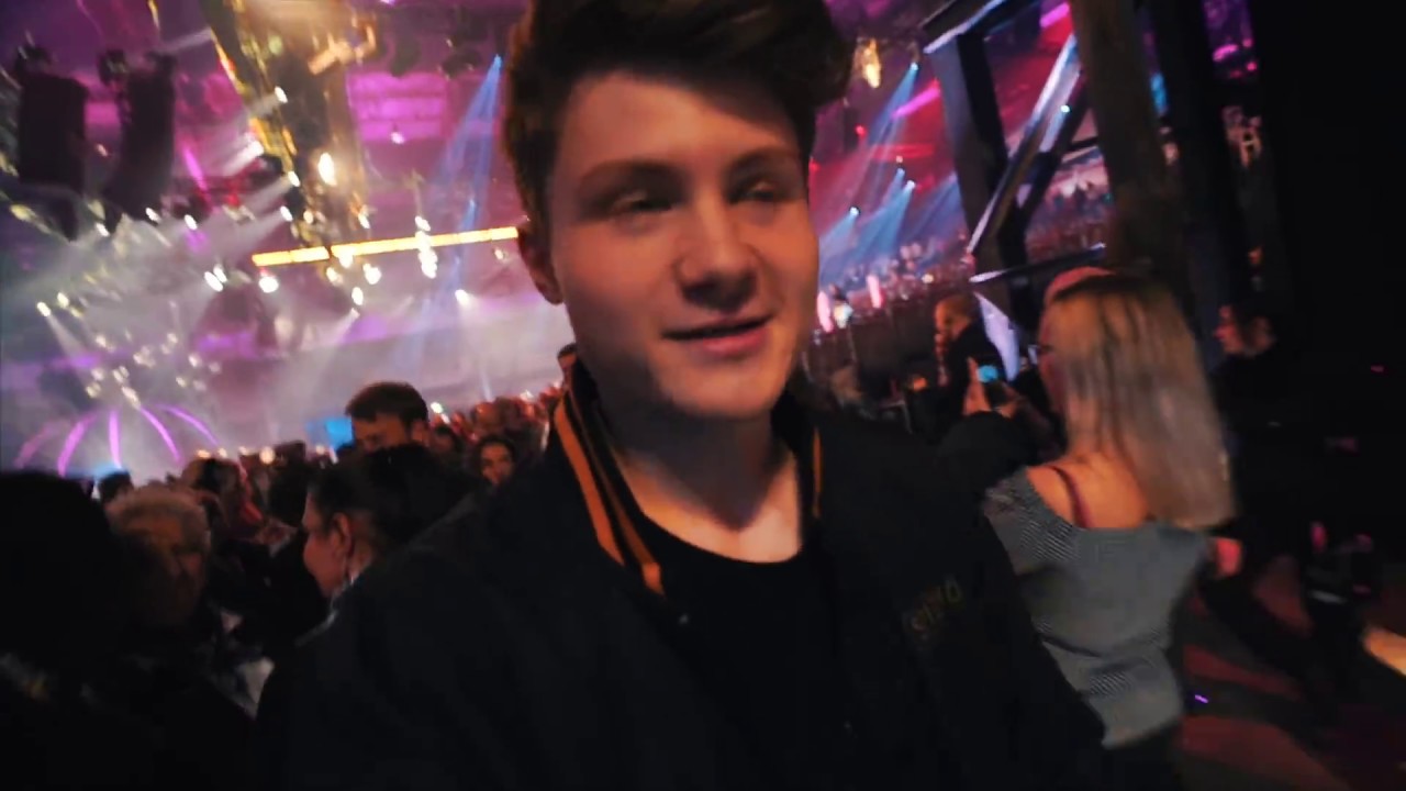 Hans Sarpei benutzt meine alte Longboard Tour Kamera