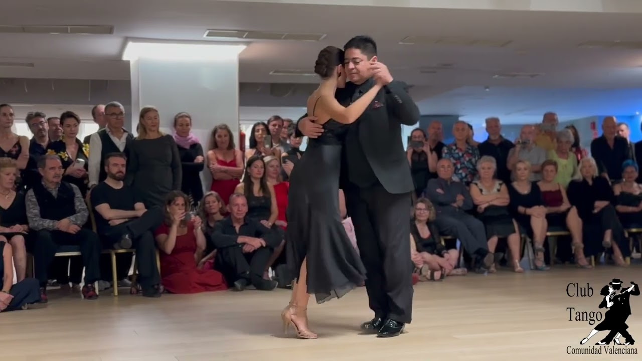 Video thumbnail for Carlitos Espinoza & Agustina Piaggio 4; XXI Encuentro Club Tango Comunidad Valenciana 12/10/24