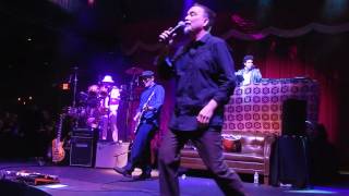 Thievery Corporation - The Heart&#39;s a Lonely Hunter (Live)