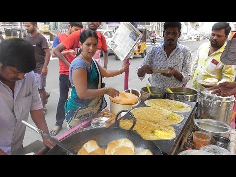 Hyderabadi Couple & Their Team Selling Butter Masala Dosa @ 20 rs Only Video