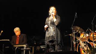 Chrystal Gayle sings, Mama, It's different this time @ Loretta Lynn Ranch
