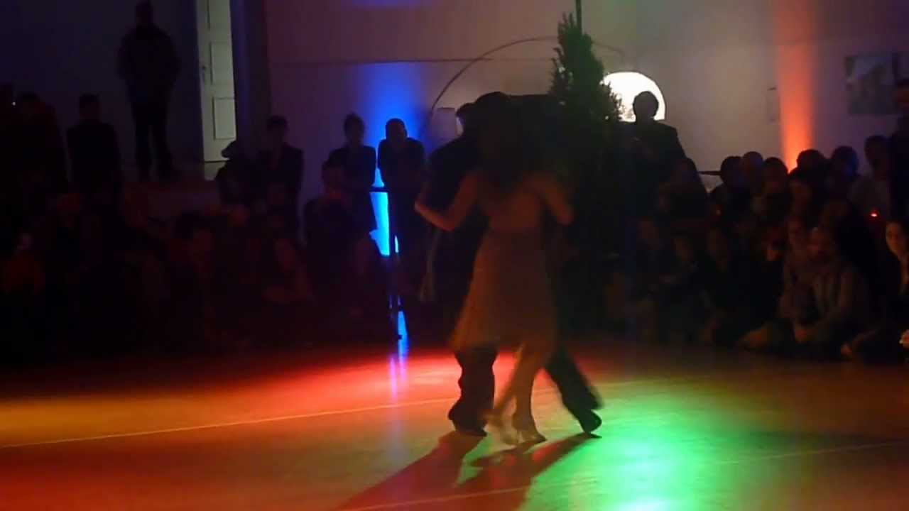 CHICHO FRUMBOLI E JOANA SEPÚLVEDA, NA MILONGA "ALL ABOARD" - III