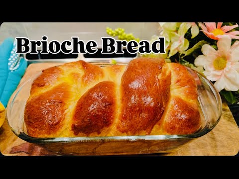 Homemade Brioche Bread Recipe! Soft and buttery bread.