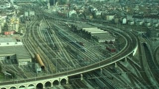 preview picture of video 'Zug um Zug - 60 min Nonstop Trains Zurich Main Station- train relaxation , Prime Tower'