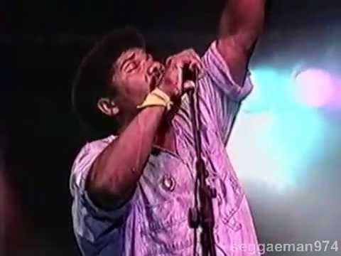 Naéssayé - rasta kréol (live 1991)  . malogué .