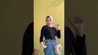 jilboob cantik gunung gede