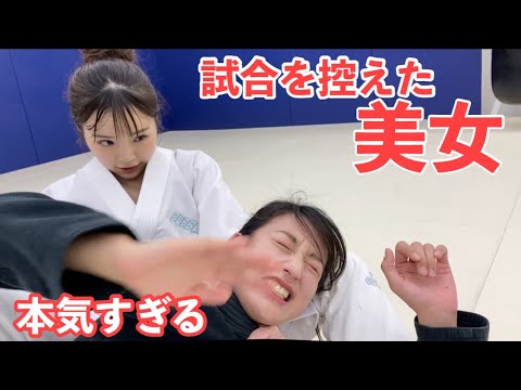 美女に本気で締められた時の女子格闘家の反応