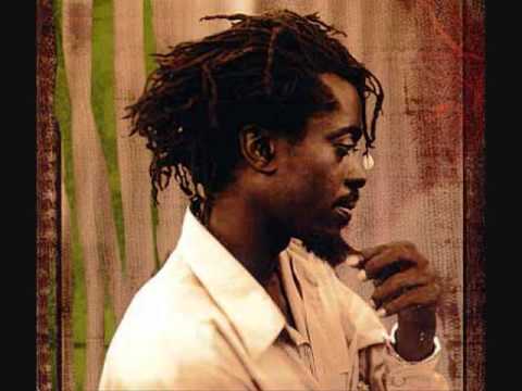 Beenie Man ft Versatile - I Love The Girls (Download Link)