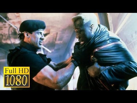 Sylvester Stallone catches Wesley Snipes in 1996 / Demolition Man (1993)