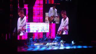 ROD STEWART - SWEET LITTLE ROCK AND ROLLER LIVE IN TORONTO 2018 (CHUCK BERRY COVER)