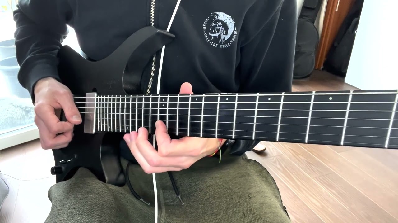 Roberto Barlocci playing The Final Countdown intro riff on guitar