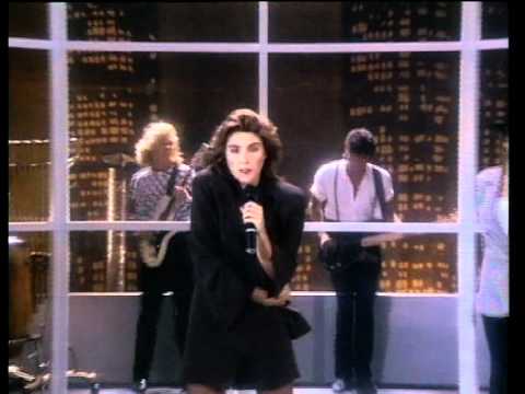 download lagu mp3 mp4 Laura Branigan Shattered Glass, download lagu Laura Branigan Shattered Glass gratis, unduh video klip Laura Branigan Shattered Glass