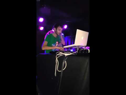 Kiwistar & Red Oak Live in La Dame de Canton 28/11/2015