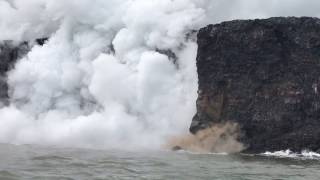 [Rare footage] Kilauea volcano lava shelf collapsing into the ocean