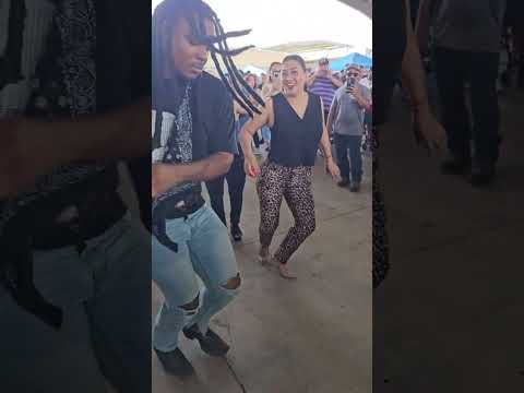 que buen baile en la Pulga de Alamo con Ana Franco y unos visitantes de Houston tx