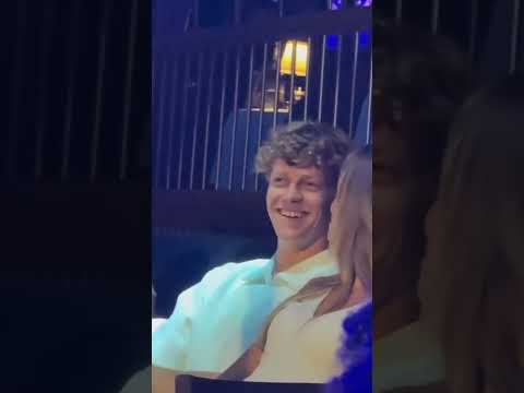 Jannik Sinner with Laila Hasanovic and Vagno in Dubai during the pre-season for 2026 🦊👊🏻