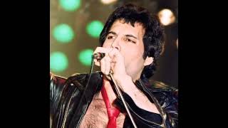 Queen Who Needs You (acoustic, just beautiful)