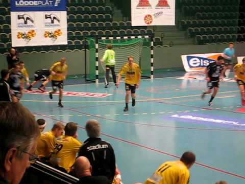 Christoffer B nätar till 7-9 på ett genombrott från V9 mot Sävehof