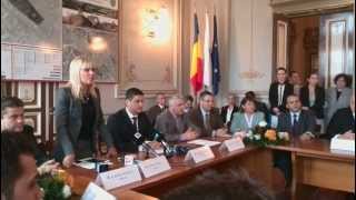 preview picture of video 'Elena Udrea, prezentă la Târgovişte, la semnarea contractului de lucrări PIDU A'