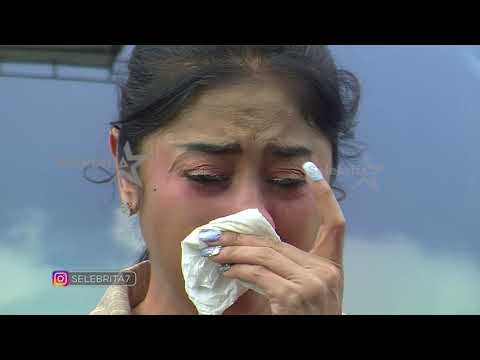 DEWI PERSSIK BERDUKA | Selebrita On The Weekend Tayang 22 Juni 2019