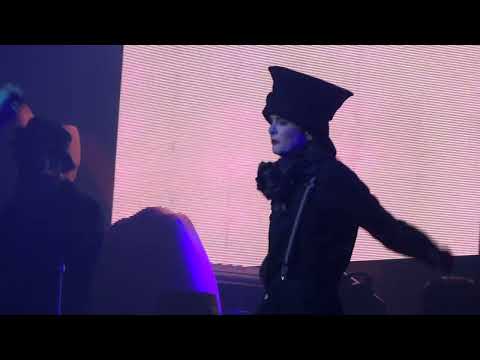 Amélie Nothomb et Aldebert - La marche du monde (Live, 2025)