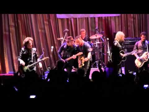 Willie Nile - One Guitar with Bruce Springsteen