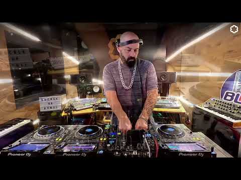 Buckle Up 002 - Live Mix By HEVI LEVI