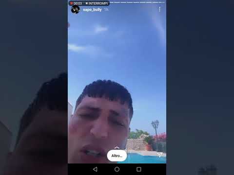 sapo bully fatto di xanax canta ma si dimentica le parole, allora flexa il grillz