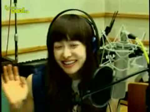 090907 Sukira - f(x) Victoria's aegyo (cute)