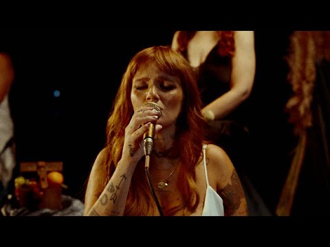 Carolina Deslandes - Como é Linda - Unplugged @Meo Arena