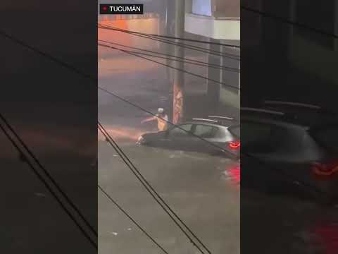 DRAMÁTICO TEMPORAL EN TUCUMÁN ⚠️ Así bajaba el agua y se llevaba todo