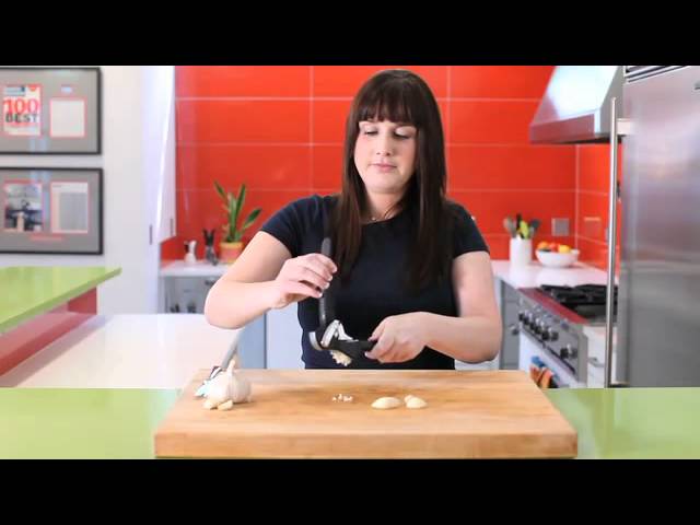 Video Teaser für FreshForce Garlic Press