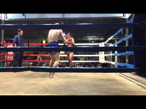 Martyn Mcbride fighting A class fight round 1