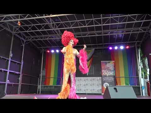 CSD Olpe 2022 - Er heißt Waldemar - Regina Red