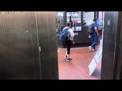 Awesome Side Door and Epic Motor! Modded US Hydraulic Elevator at Union Station in Washington, DC