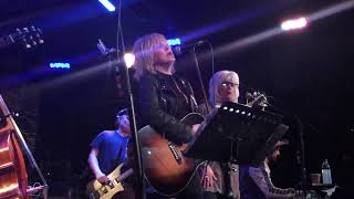 Lucinda Williams &amp; Emmylou Harris &quot;Sweet Old World&quot; 3rd John Henry&#39;s Friends (NYC, 2 Dec. 2017)