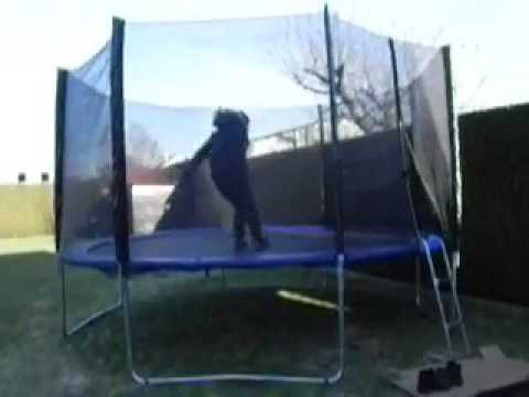 Alan sur son trampoline