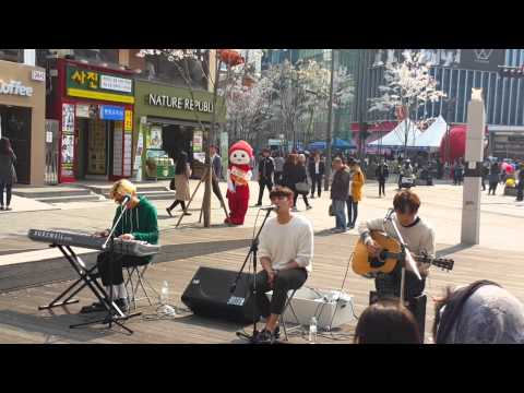 Yellow Coldplay covered by JANNA3I 잔나비 신촌 버스킹