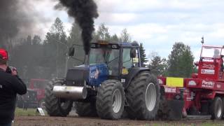 preview picture of video 'Valmet 8550 Tractor Pulling'