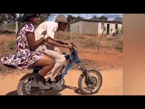 O velhinho da moto maluca e jaquetinha de couro