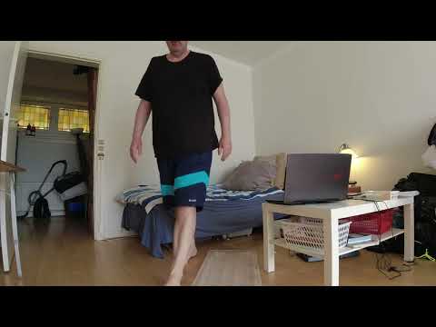 MongoTV_9366 - Finder 6 Pakker HÅNDSÆBE og HÅRSHAMPOO Frem Under MIn Seng