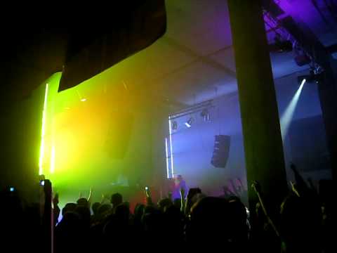Solar Dance 2. DJ Shah - Going Wrong (Live @ Cicterna Hall. Moscow (08.02.08) (HQ))