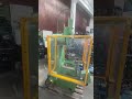 Riproduci video