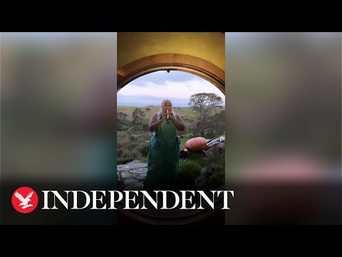 Lizzo plays Lord of the Rings theme on recorder at Hobbiton