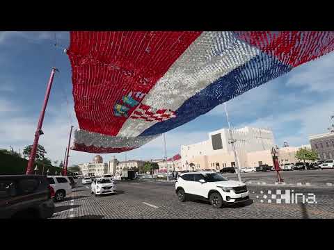 SP KATAR: Ulica u Dohi s mozaikom velikih zastava